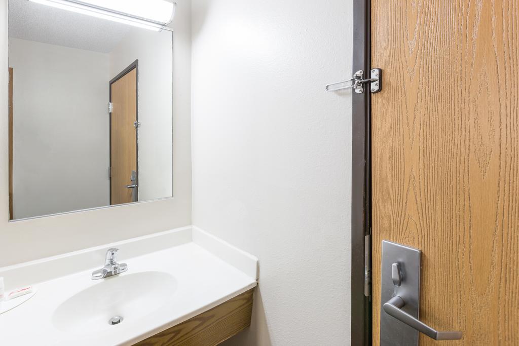 Super 8 By Wyndham Osceola Ia Motel Eksteriør billede